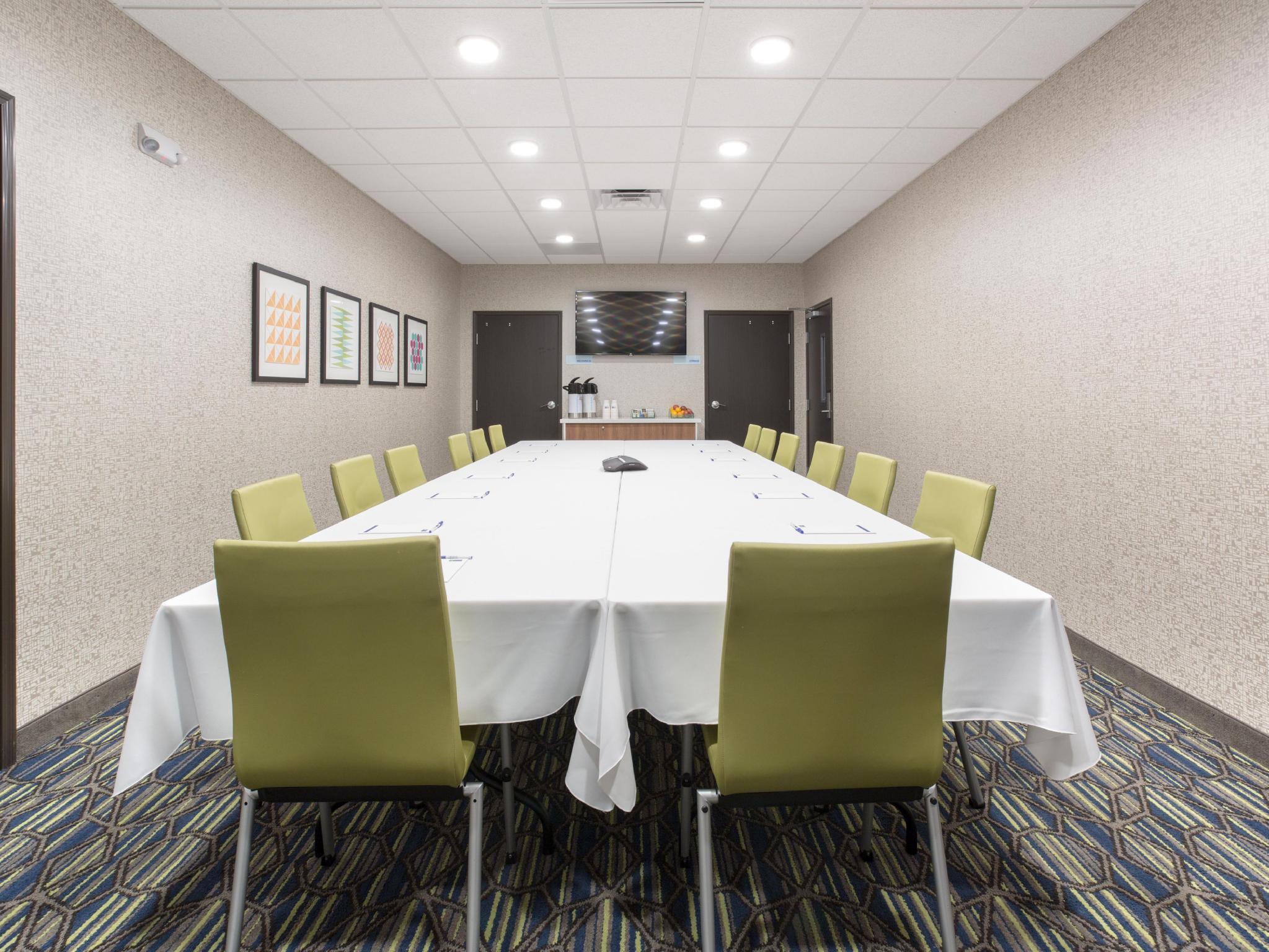 Holiday Inn Express & Suites Lincoln I - 80 By Ihg Ngoại thất bức ảnh